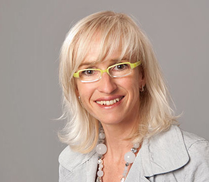 Birgit Hensen, Prokuristin